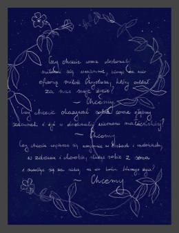 Plakat ze słowami odnowienia przysięgi małżeńskiej w otoczeniu białych kwiatów.