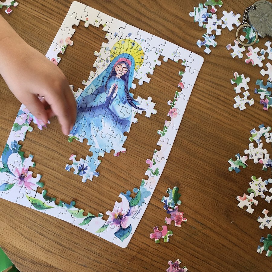 Puzzle "Maryja wśród kwiatów"